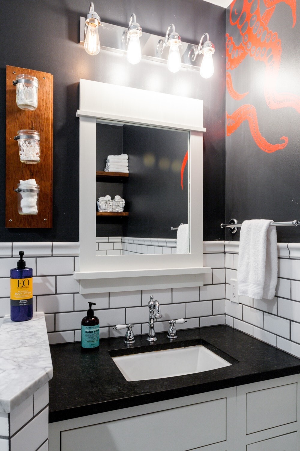 Building Photo - 337 NE 54th St