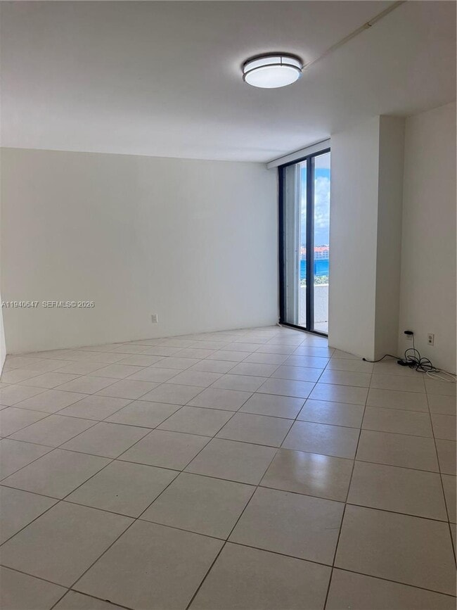 Building Photo - 20355 NE 34th Ct