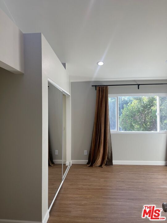 Building Photo - 7327 Willoughby Ave