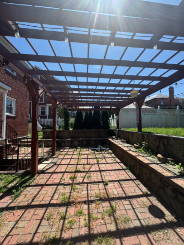 Building Photo - 2419 Chesterfield Ave