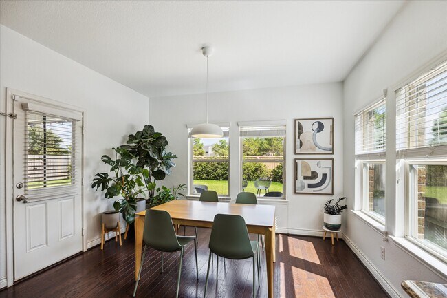 Building Photo - 3323 Emerald Valley Dr