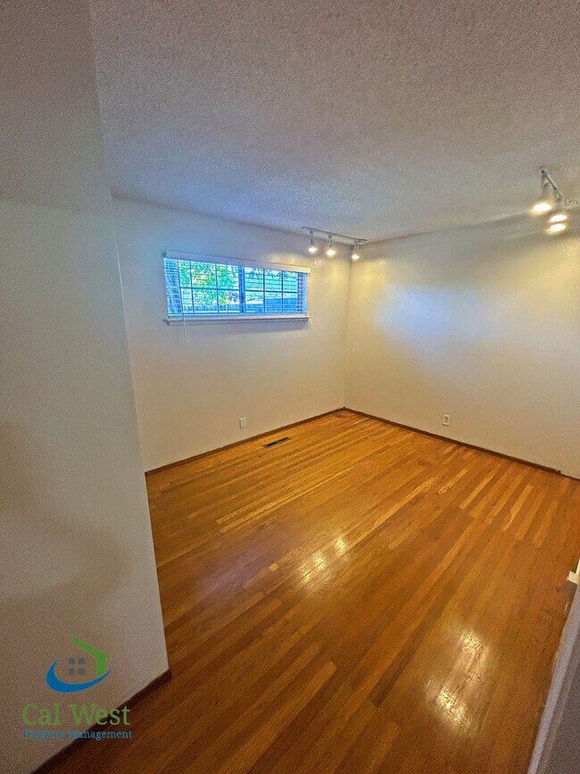 Building Photo - 790 Welburn Ave