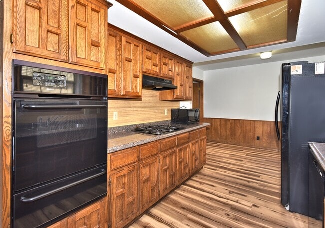 Building Photo - 2208 W Memphis St