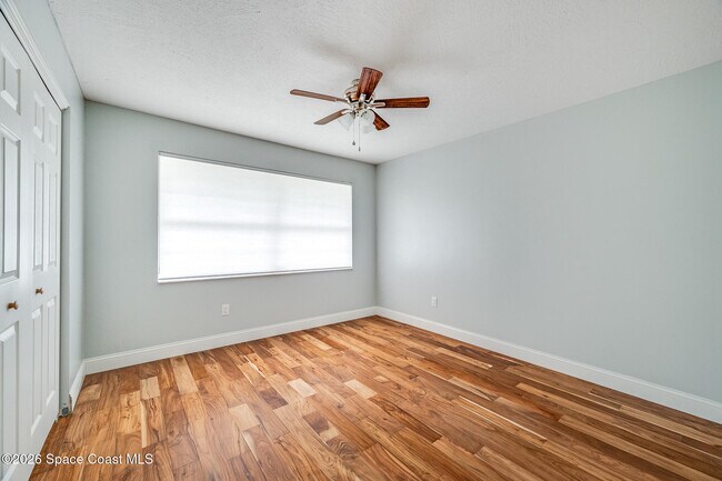 Building Photo - 212 3rd Ave