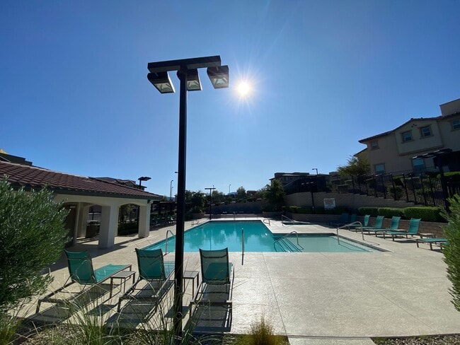 Building Photo - Gorgeous 3Bed/4Bath/2Car, 3-Story Townhome nestled in this beautiful Summerlin West Gated Communi...