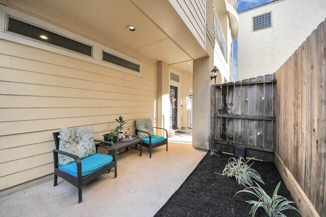 Building Photo - 2416 Bevis St