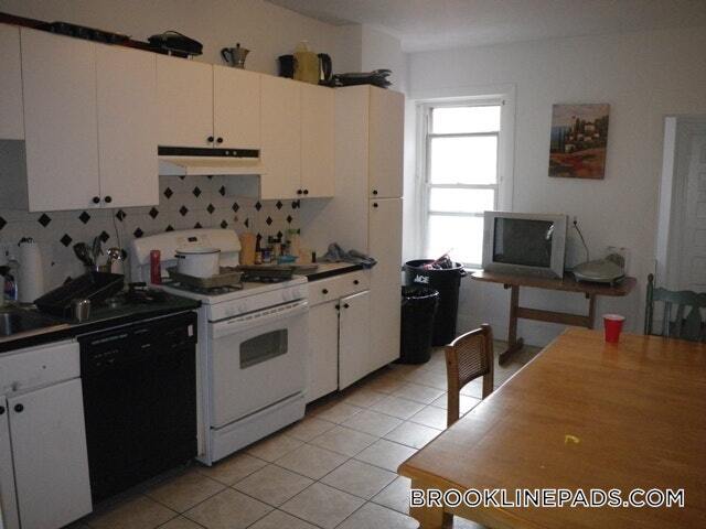 Building Photo - 1905 Beacon St