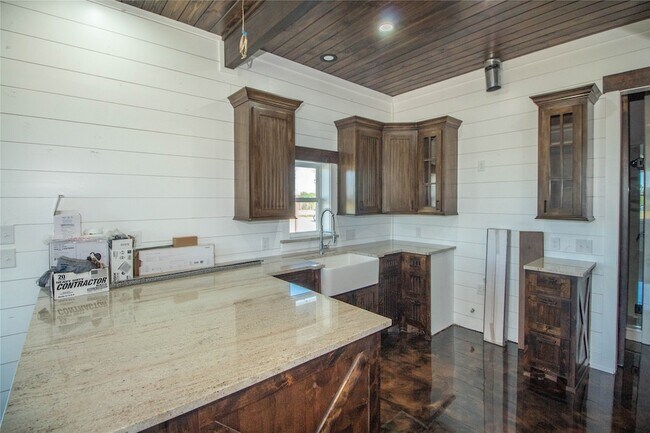 Building Photo - 1275 Castlewood Rd