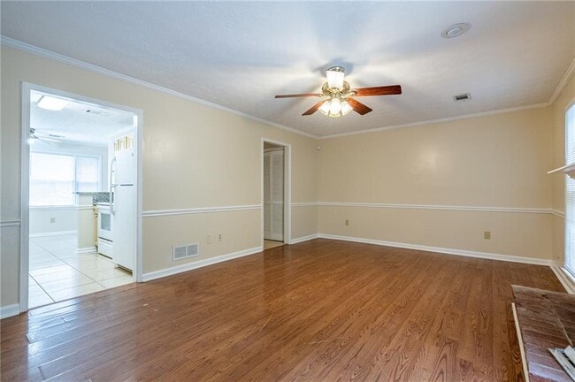 Building Photo - 2928 Governors Ct