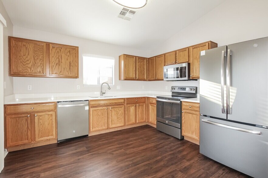 Building Photo - 11357 W Loma Blanca Dr