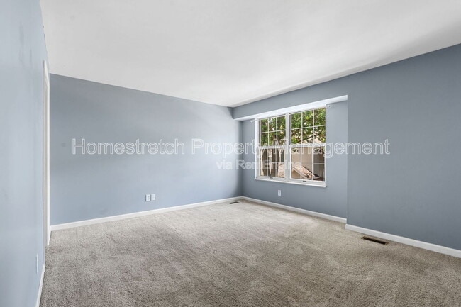 Building Photo - 1777 Honeysuckle Dr