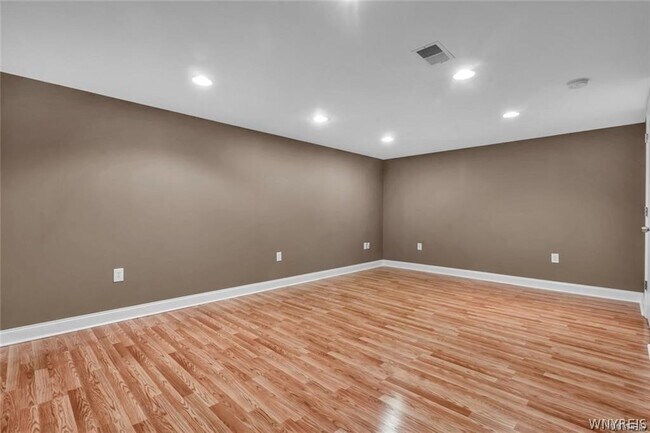 Building Photo - 11 Ojibwa Cir