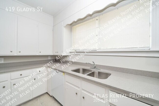 Building Photo - 419 Gladys St