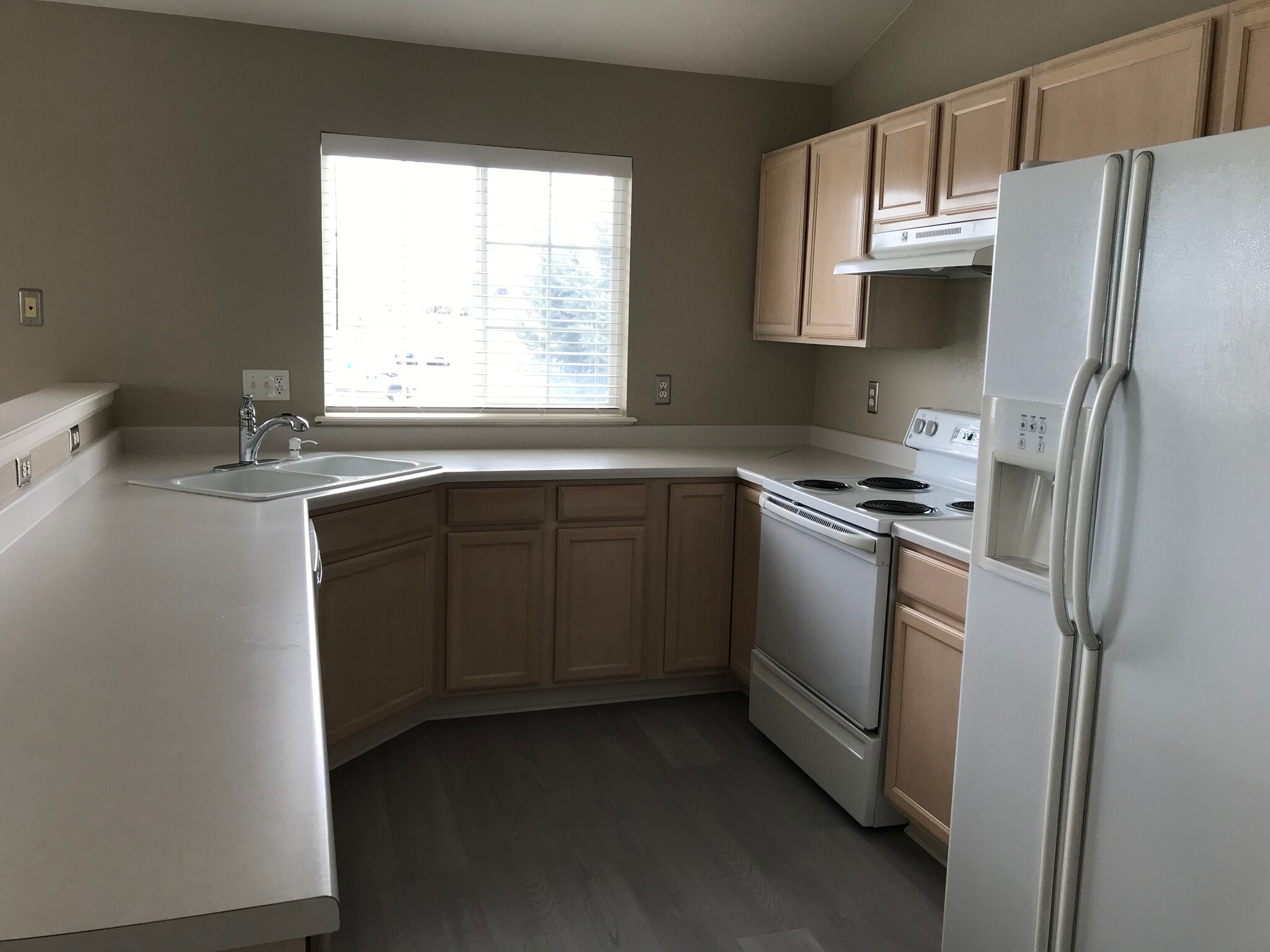 Kitchen - 960 W 112th Ave