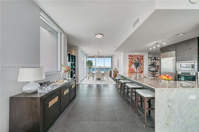 Building Photo - 900 Biscayne Blvd
