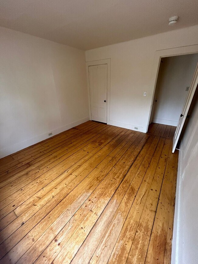 Building Photo - 149 N Union St