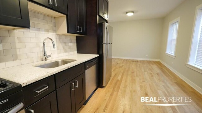 Building Photo - 2 bedroom in CHICAGO IL 60625