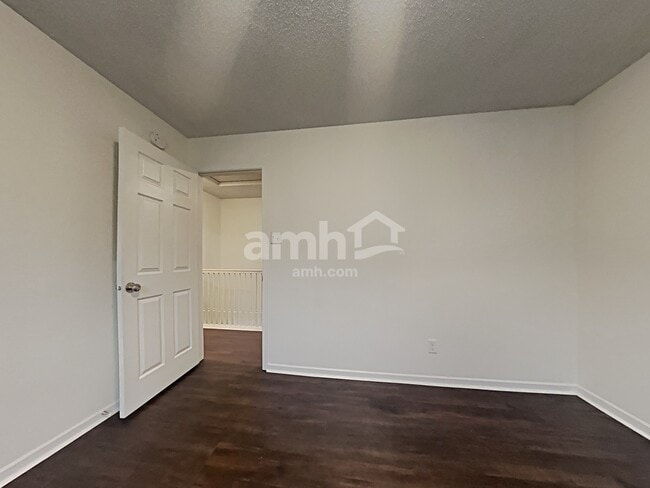 Building Photo - 6721 Earlswood Dr