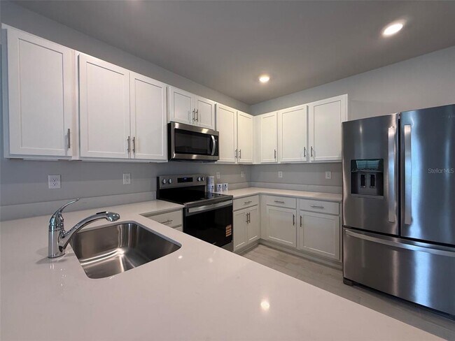 Building Photo - 9404 Sunbeam Cir