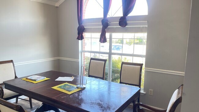 Building Photo - 6917 Minchew Ct