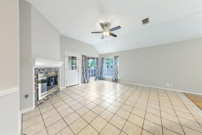 Building Photo - 16608 Denise Dr