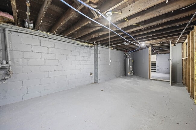 Building Photo - 520 Smith St