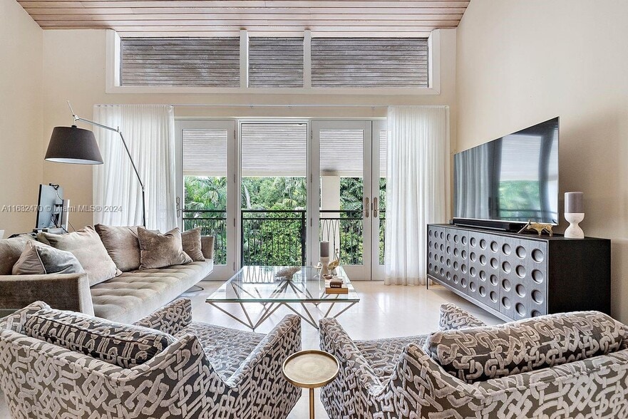 Building Photo - 7141 E Lago Dr