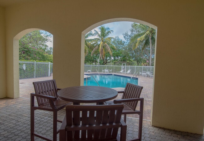 Building Photo - 49 SE Sedona Cir