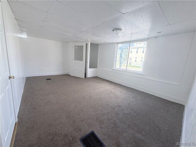 Building Photo - 901 South Park Ave