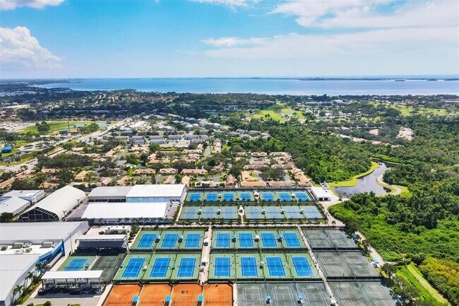 Building Photo - 5405 46th Ct W