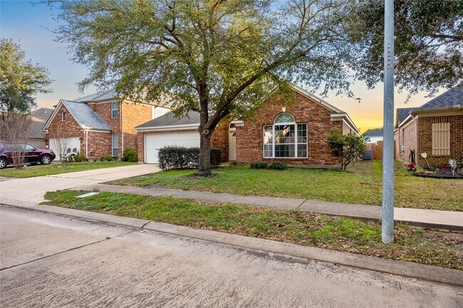 Building Photo - 15410 Redbud Dale Ct