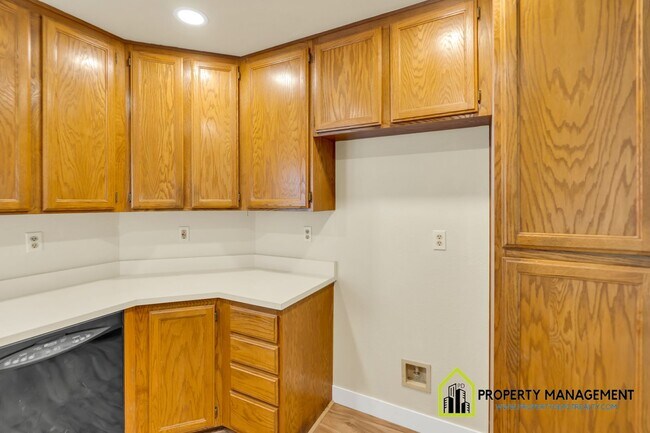 Building Photo - Beautifully Remodeled 3-Bedroom Home for Rent