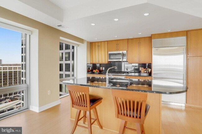 Building Photo - 1111 19th St N