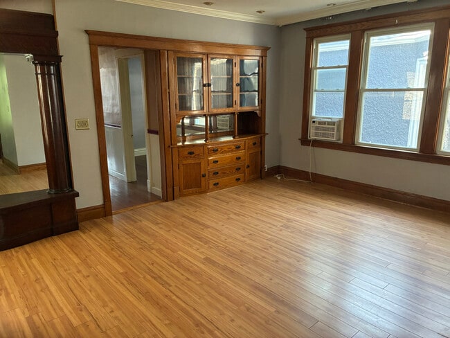 Building Photo - 1535 W Highland Ave