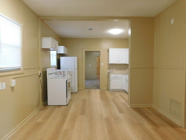 Building Photo - 3 bedroom 1 bath home Fort Smith