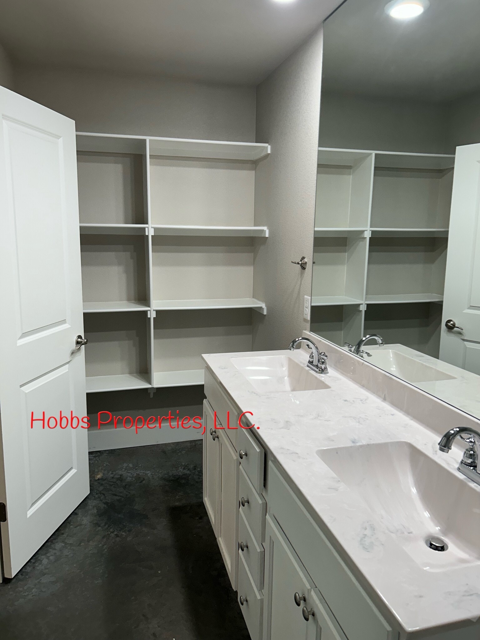 Building Photo - 14 Hidden Oak Dr