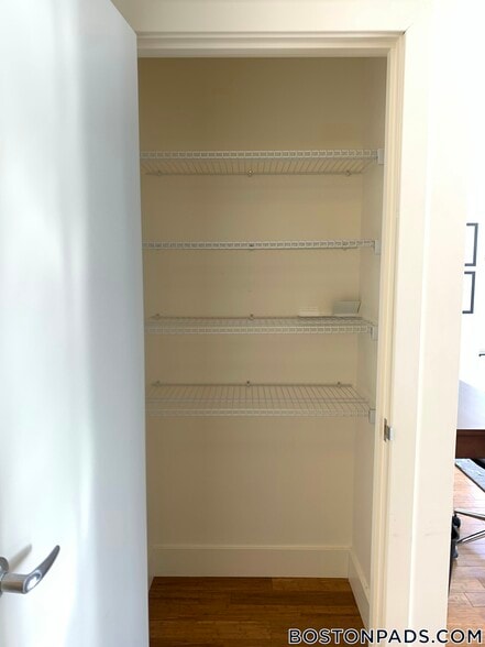 Building Photo - 8 Winter Pl