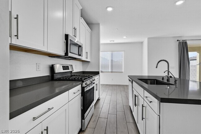 Building Photo - 303 Fletcher Fls St