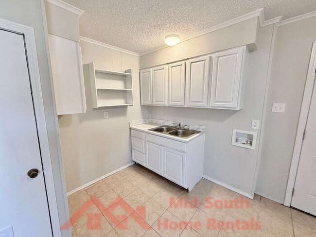 Building Photo - 3205 Madewell St