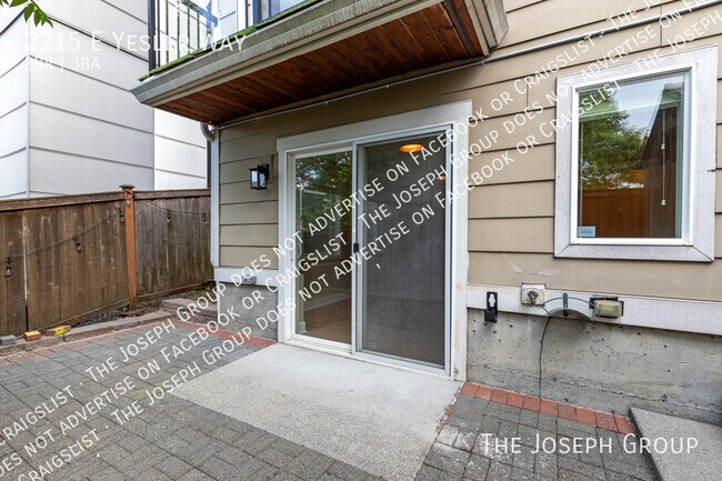 Building Photo - 2215 E Yesler Wy
