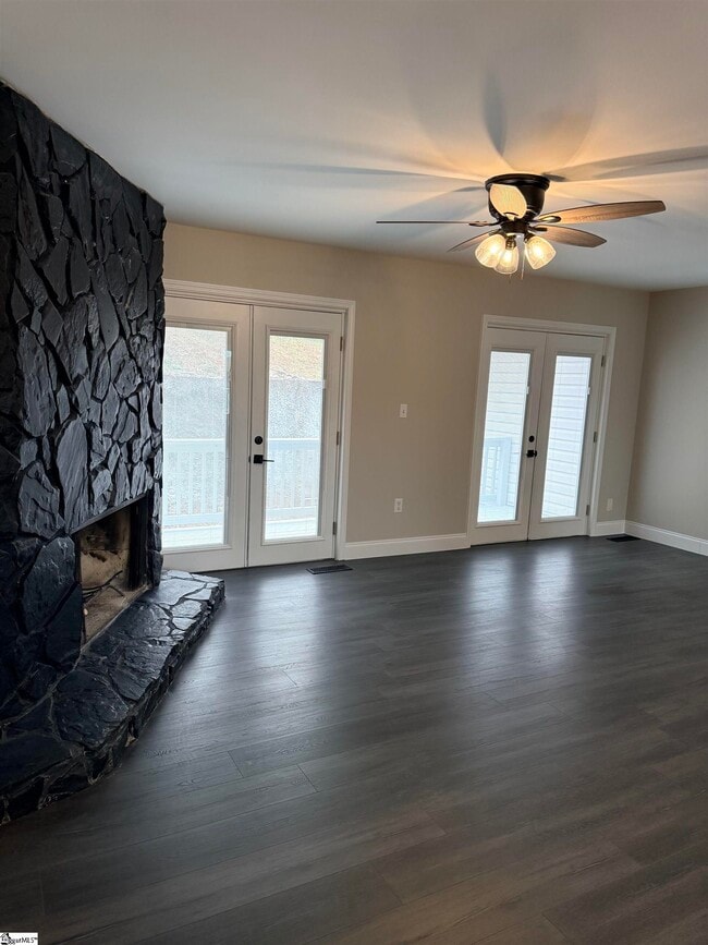 Building Photo - 36 Spinnaker Ct