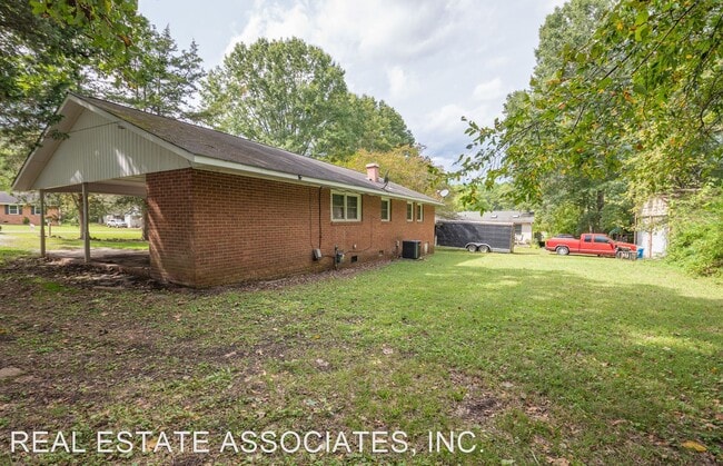 Building Photo - 3 br, 1.5 bath House - 306 5th Street