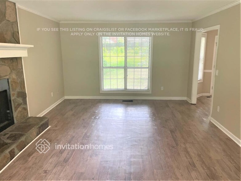 Building Photo - 2651 Foxglove Dr SW