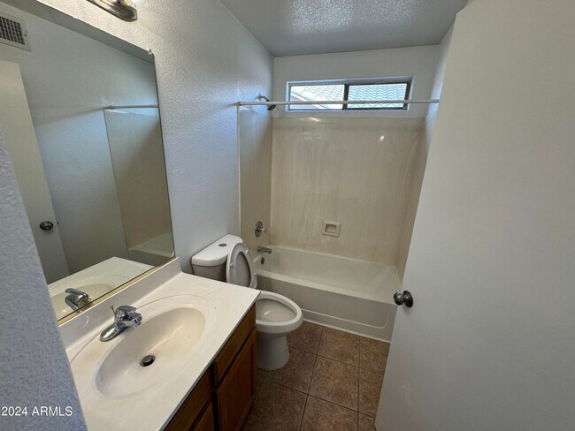 Building Photo - 9313 Olla Ave