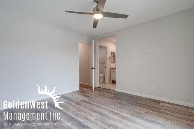 Building Photo - Stunning Two-Story 2Bdm 2.5Ba Townhome in ...