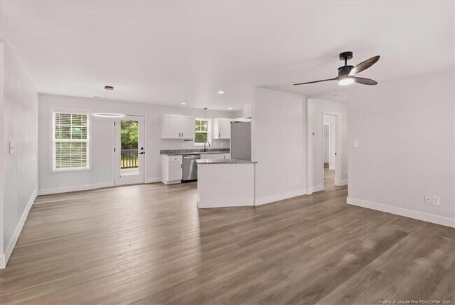 Building Photo - 170 Starlight Dr