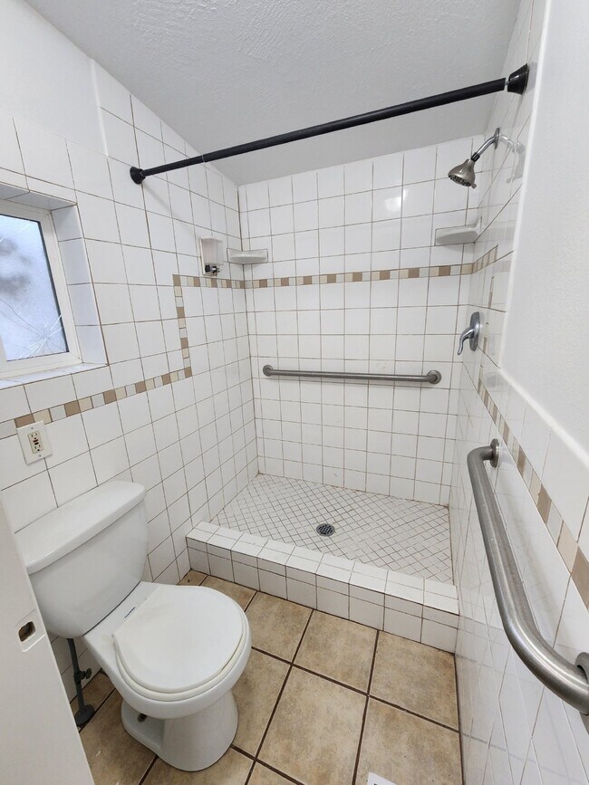 Building Photo - 3BR, 2BTH in Hayden