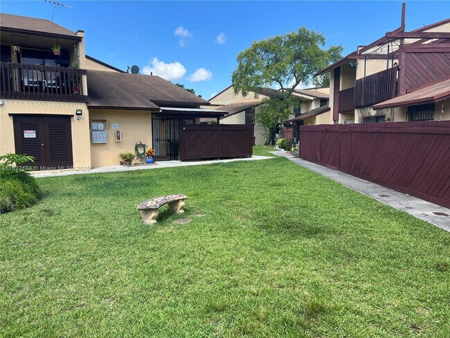 Building Photo - 6631 SW 137th Ct