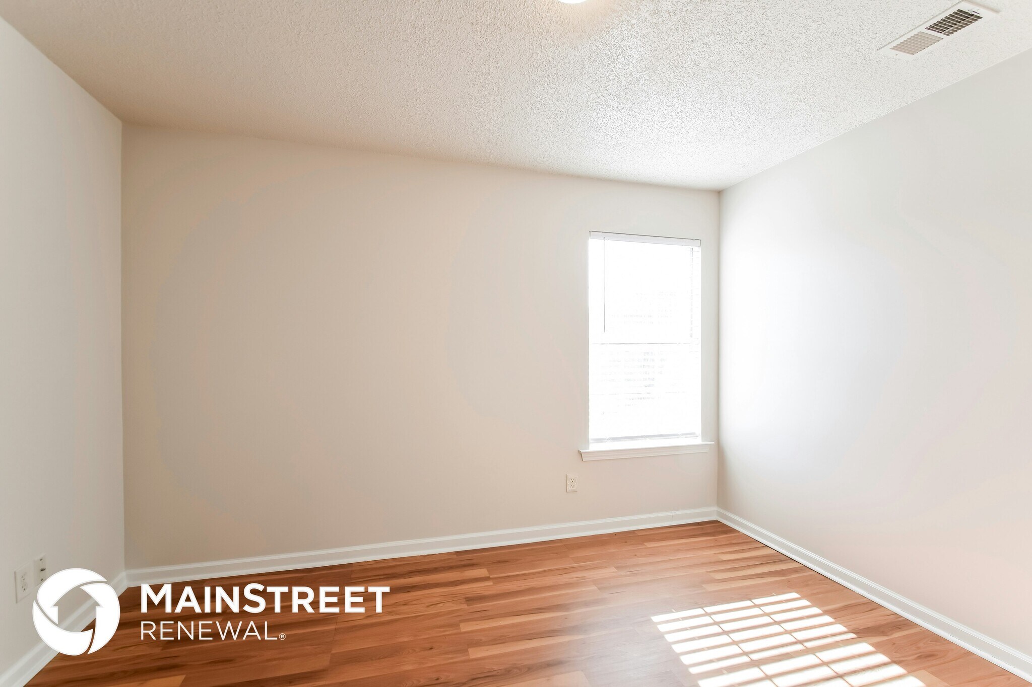 Building Photo - 4848 Ashcroft Dr