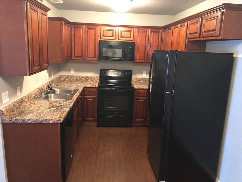 Building Photo - 2021 Ingalls Ln